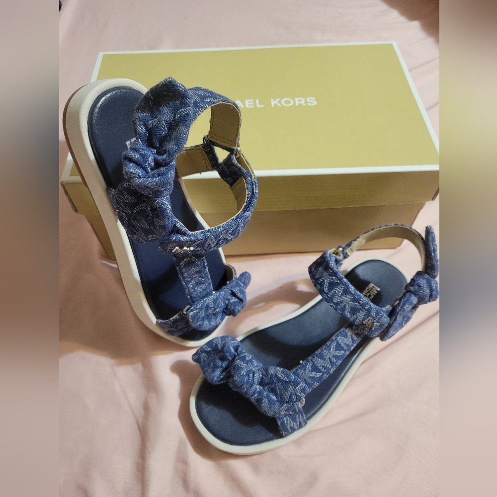 Sandals - Picture 2 of 2